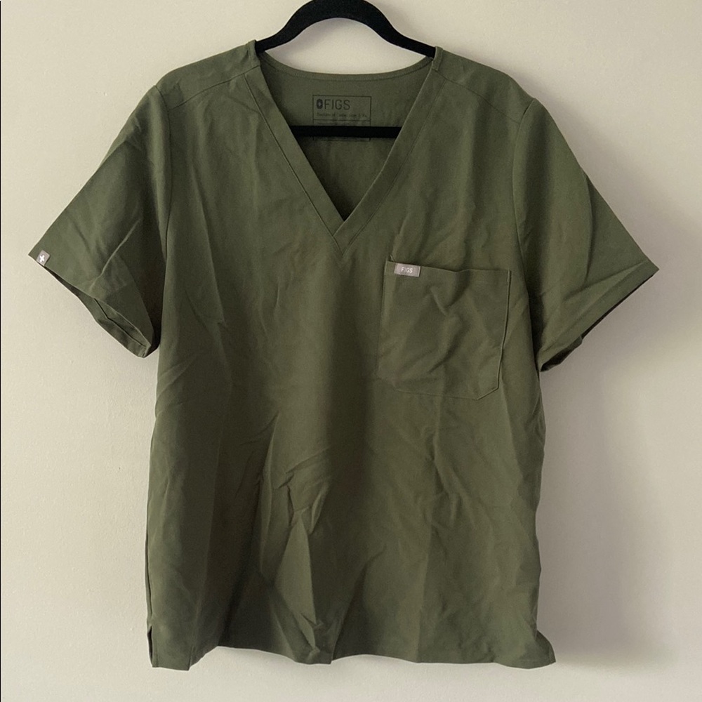 FIGS Women’s Green Scrub Top